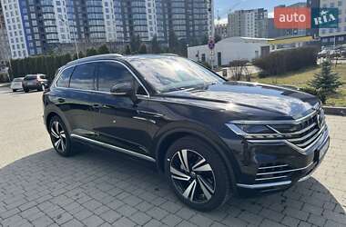 Внедорожник / Кроссовер Volkswagen Touareg 2021 в 