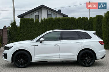 Позашляховик / Кросовер Volkswagen Touareg 2022 в 