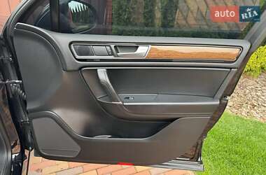 Позашляховик / Кросовер Volkswagen Touareg 2017 в 