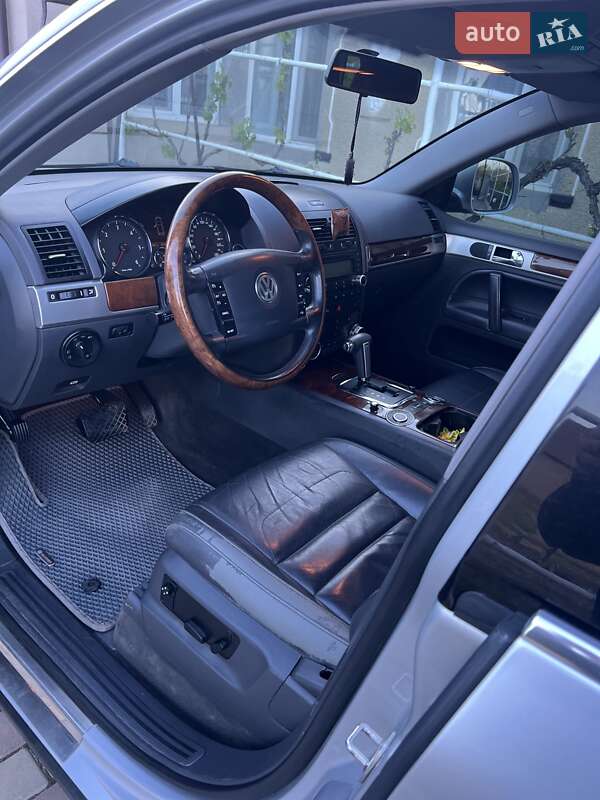 Позашляховик / Кросовер Volkswagen Touareg 2009 в Сараті