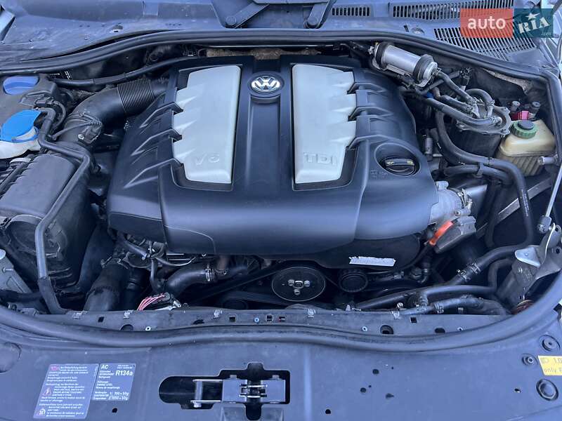 Позашляховик / Кросовер Volkswagen Touareg 2009 в Сараті