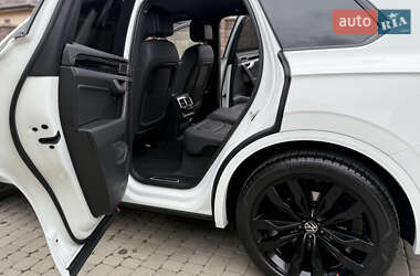 Позашляховик / Кросовер Volkswagen Touareg 2022 в 