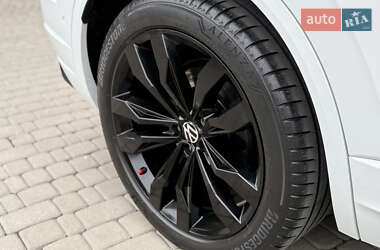 Позашляховик / Кросовер Volkswagen Touareg 2022 в 