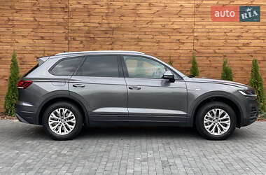 Позашляховик / Кросовер Volkswagen Touareg 2019 в 