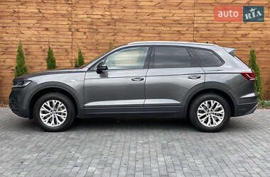 Позашляховик / Кросовер Volkswagen Touareg 2019 в 