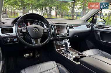 Внедорожник / Кроссовер Volkswagen Touareg 2014 в 