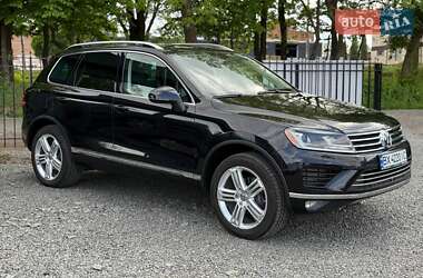 Внедорожник / Кроссовер Volkswagen Touareg 2014 в 