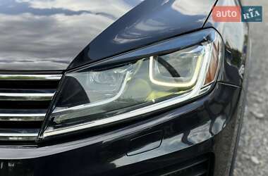 Внедорожник / Кроссовер Volkswagen Touareg 2014 в 