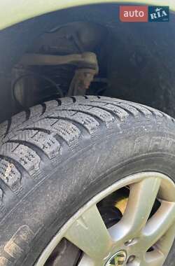 Внедорожник / Кроссовер Volkswagen Touareg 2006 в 