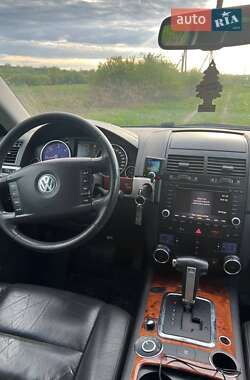 Внедорожник / Кроссовер Volkswagen Touareg 2006 в 