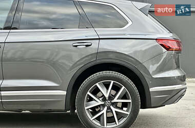 Позашляховик / Кросовер Volkswagen Touareg 2021 в 