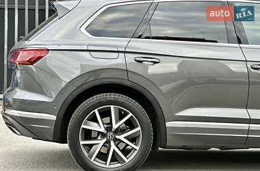 Позашляховик / Кросовер Volkswagen Touareg 2021 в 