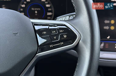 Позашляховик / Кросовер Volkswagen Touareg 2021 в 
