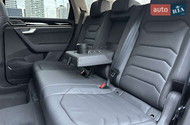 Позашляховик / Кросовер Volkswagen Touareg 2021 в 