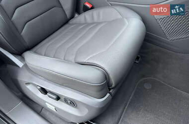 Позашляховик / Кросовер Volkswagen Touareg 2021 в 