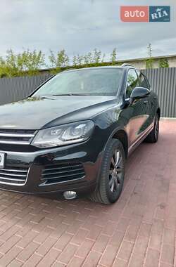 Внедорожник / Кроссовер Volkswagen Touareg 2011 в Сарнах