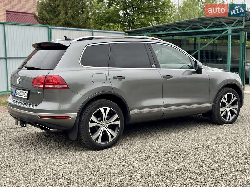 Внедорожник / Кроссовер Volkswagen Touareg 2016 в Сумах