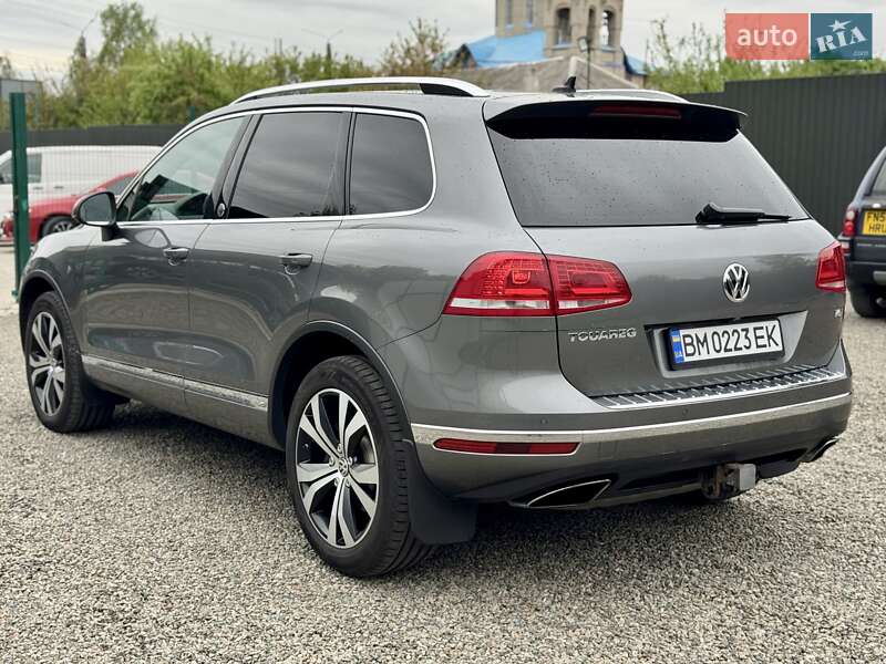 Внедорожник / Кроссовер Volkswagen Touareg 2016 в Сумах