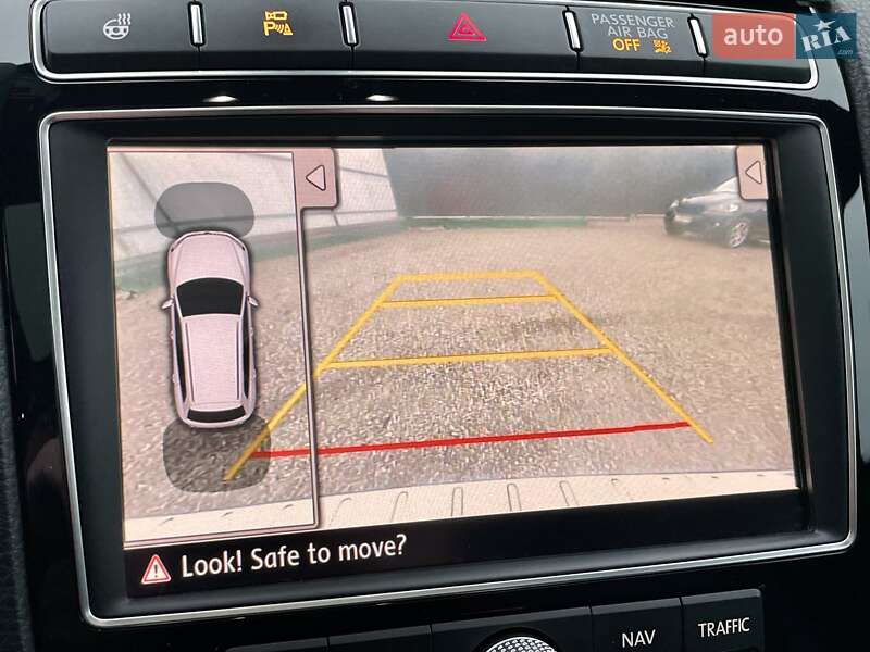 Внедорожник / Кроссовер Volkswagen Touareg 2016 в Сумах