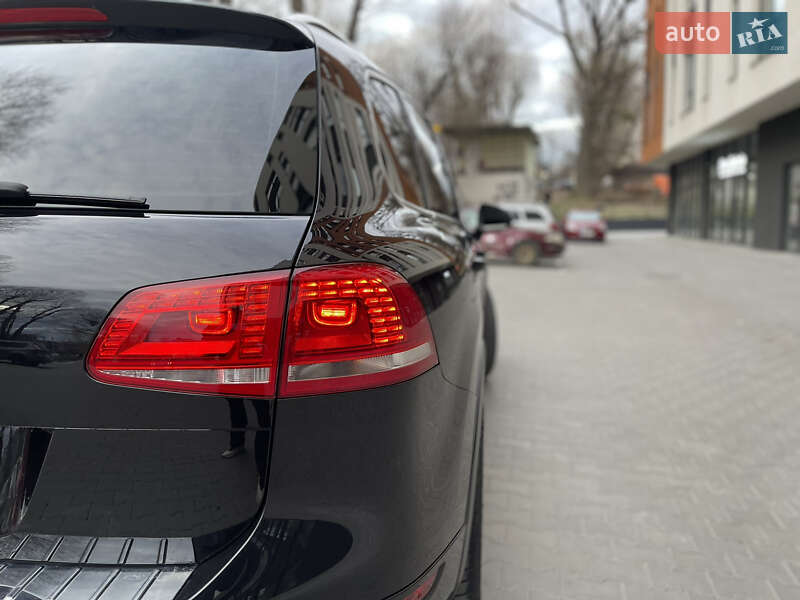 Позашляховик / Кросовер Volkswagen Touareg 2014 в Хмельницькому