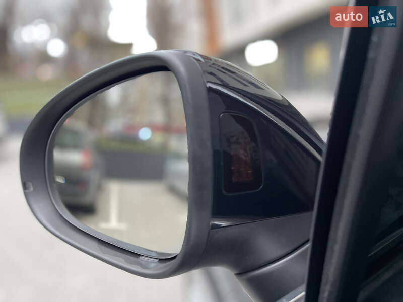 Позашляховик / Кросовер Volkswagen Touareg 2014 в Хмельницькому