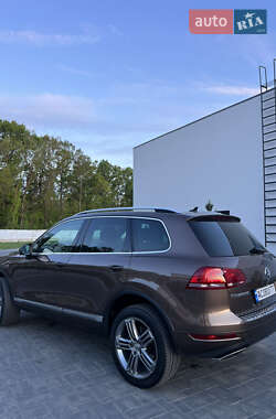 Позашляховик / Кросовер Volkswagen Touareg 2013 в 