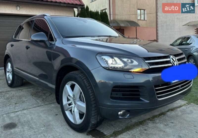 Внедорожник / Кроссовер Volkswagen Touareg 2011 в 