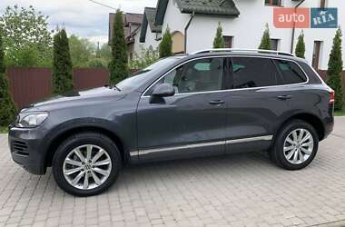 Позашляховик / Кросовер Volkswagen Touareg 2011 в 