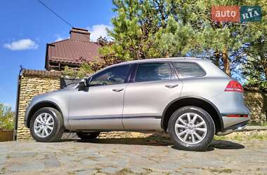 Внедорожник / Кроссовер Volkswagen Touareg 2017 в 