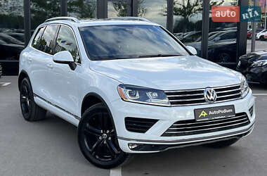 Позашляховик / Кросовер Volkswagen Touareg 2017 в 