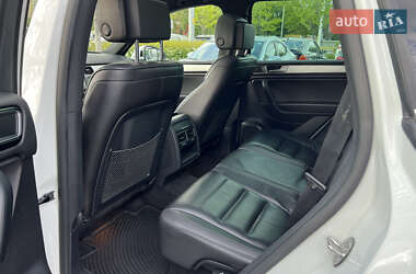 Позашляховик / Кросовер Volkswagen Touareg 2017 в 