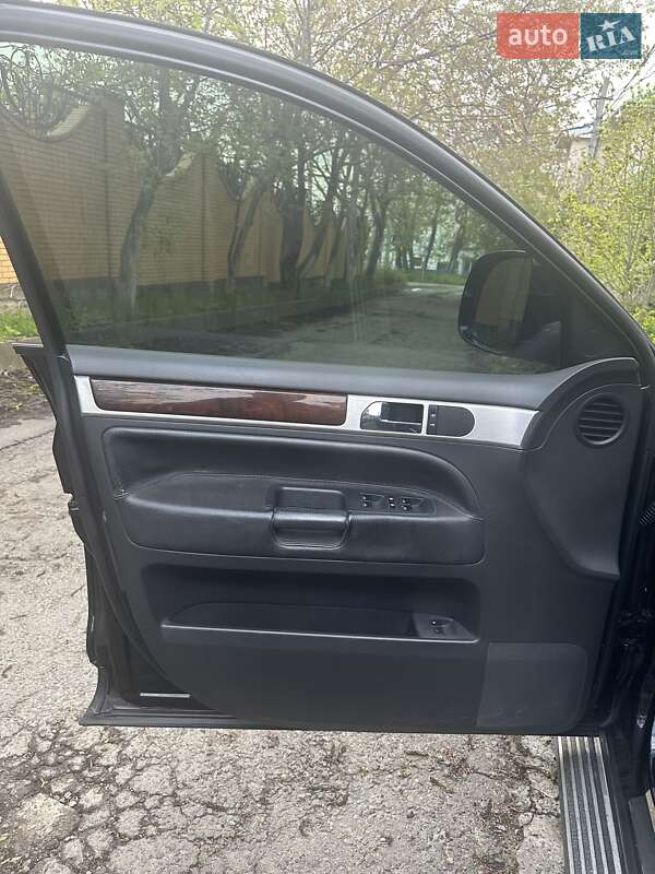 Позашляховик / Кросовер Volkswagen Touareg 2008 в Одесі