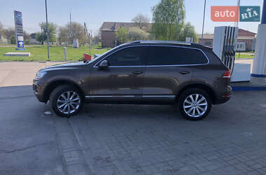 Внедорожник / Кроссовер Volkswagen Touareg 2013 в 