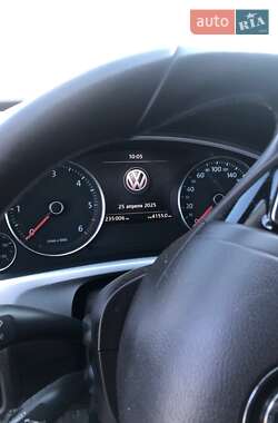 Внедорожник / Кроссовер Volkswagen Touareg 2013 в 