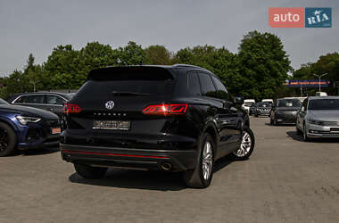 Позашляховик / Кросовер Volkswagen Touareg 2018 в 