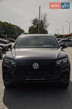 Позашляховик / Кросовер Volkswagen Touareg 2018 в 