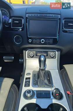 Позашляховик / Кросовер Volkswagen Touareg 2016 в 