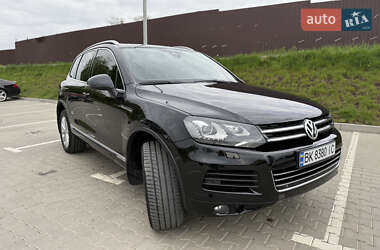 Внедорожник / Кроссовер Volkswagen Touareg 2011 в 