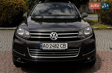Внедорожник / Кроссовер Volkswagen Touareg 2013 в Ужгороде