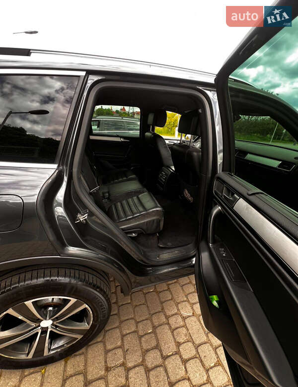 Позашляховик / Кросовер Volkswagen Touareg 2013 в Ужгороді