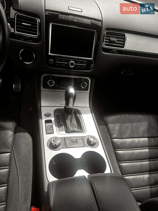Позашляховик / Кросовер Volkswagen Touareg 2013 в Ужгороді