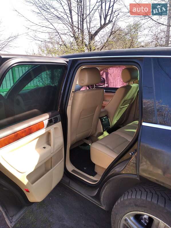 Внедорожник / Кроссовер Volkswagen Touareg 2004 в Краснограде