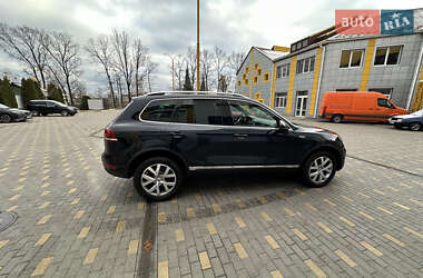 Внедорожник / Кроссовер Volkswagen Touareg 2013 в Киеве