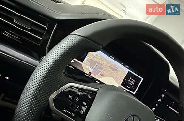 Внедорожник / Кроссовер Volkswagen Touareg 2021 в 