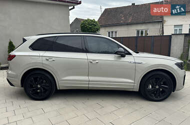 Позашляховик / Кросовер Volkswagen Touareg 2020 в 