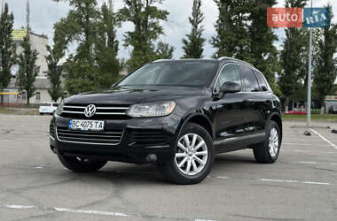 Внедорожник / Кроссовер Volkswagen Touareg 2011 в Киеве