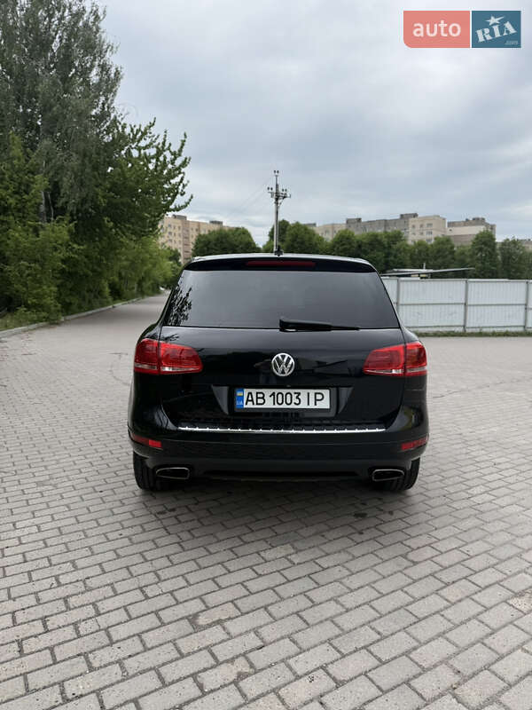 Позашляховик / Кросовер Volkswagen Touareg 2014 в Вінниці