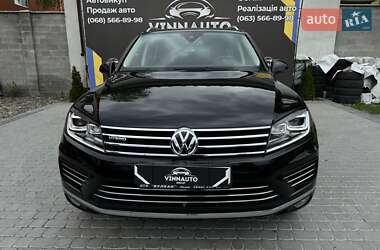 Внедорожник / Кроссовер Volkswagen Touareg 2015 в 