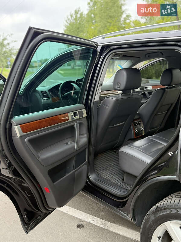 Внедорожник / Кроссовер Volkswagen Touareg 2006 в Киеве