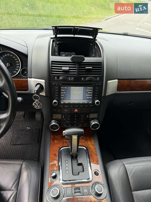 Внедорожник / Кроссовер Volkswagen Touareg 2006 в Киеве